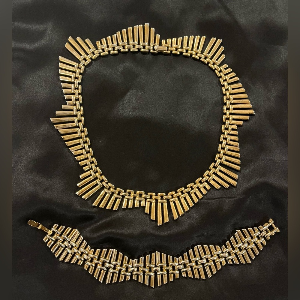 1970's Trifari Set Chunky 15" Necklace and 7" Bracelet 12k GF stamped